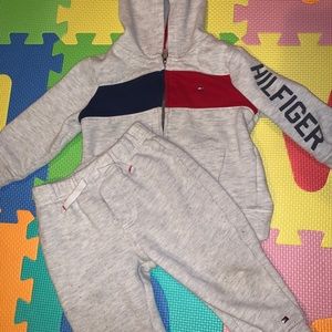 Tommy Hilfiger sweatsuit